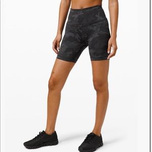 Lululemon Wunder Train High-Rise Short 6”